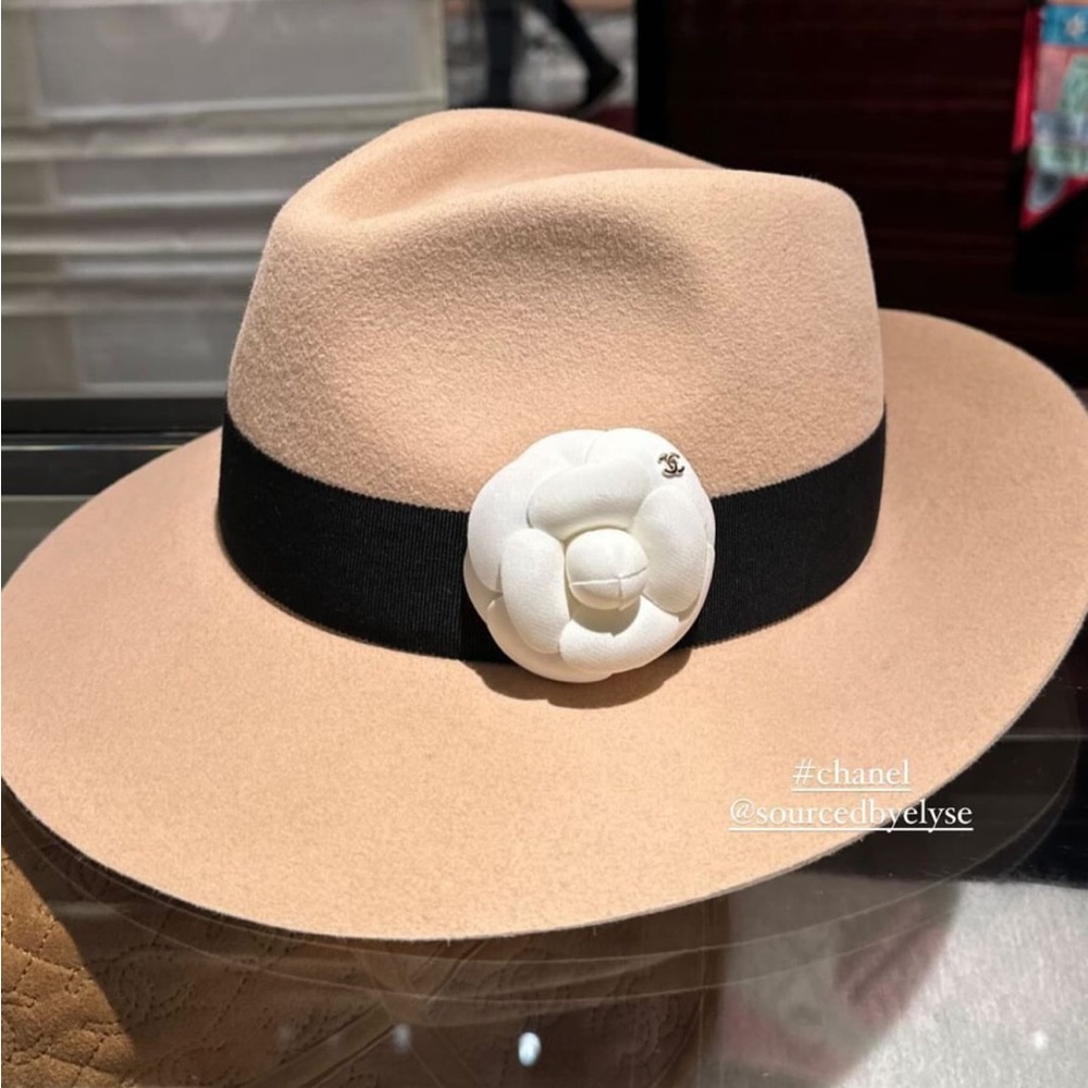 Chanel pin